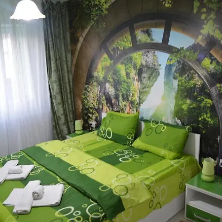 Green Rooms Hunedoara Exterior photo