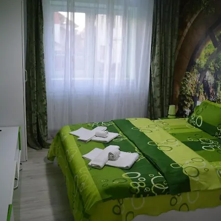 Green Rooms Hunedoara Exterior photo